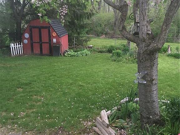 5th image of 38 Close Hollow Dr