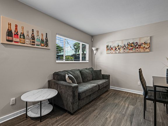 2nd image of 202 N Fremont Ave APT 6