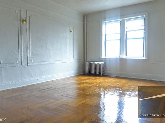 3rd image of 261 Gates Ave APT 5B