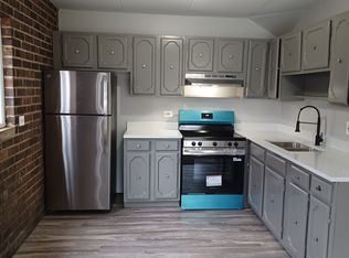 3703 James St APT 2F, McHenry, IL 60050