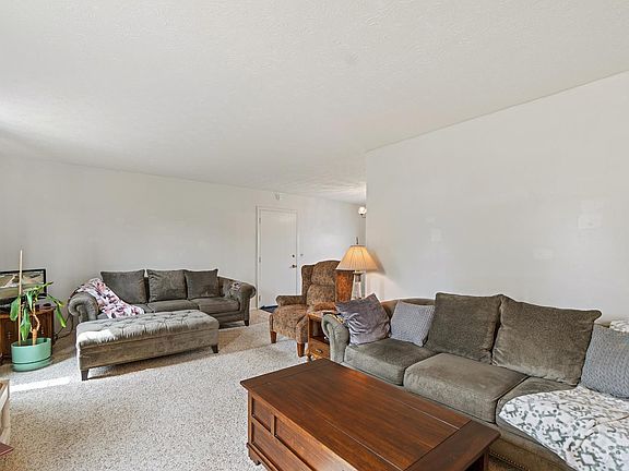 4th image of 3518 Danbury Rd