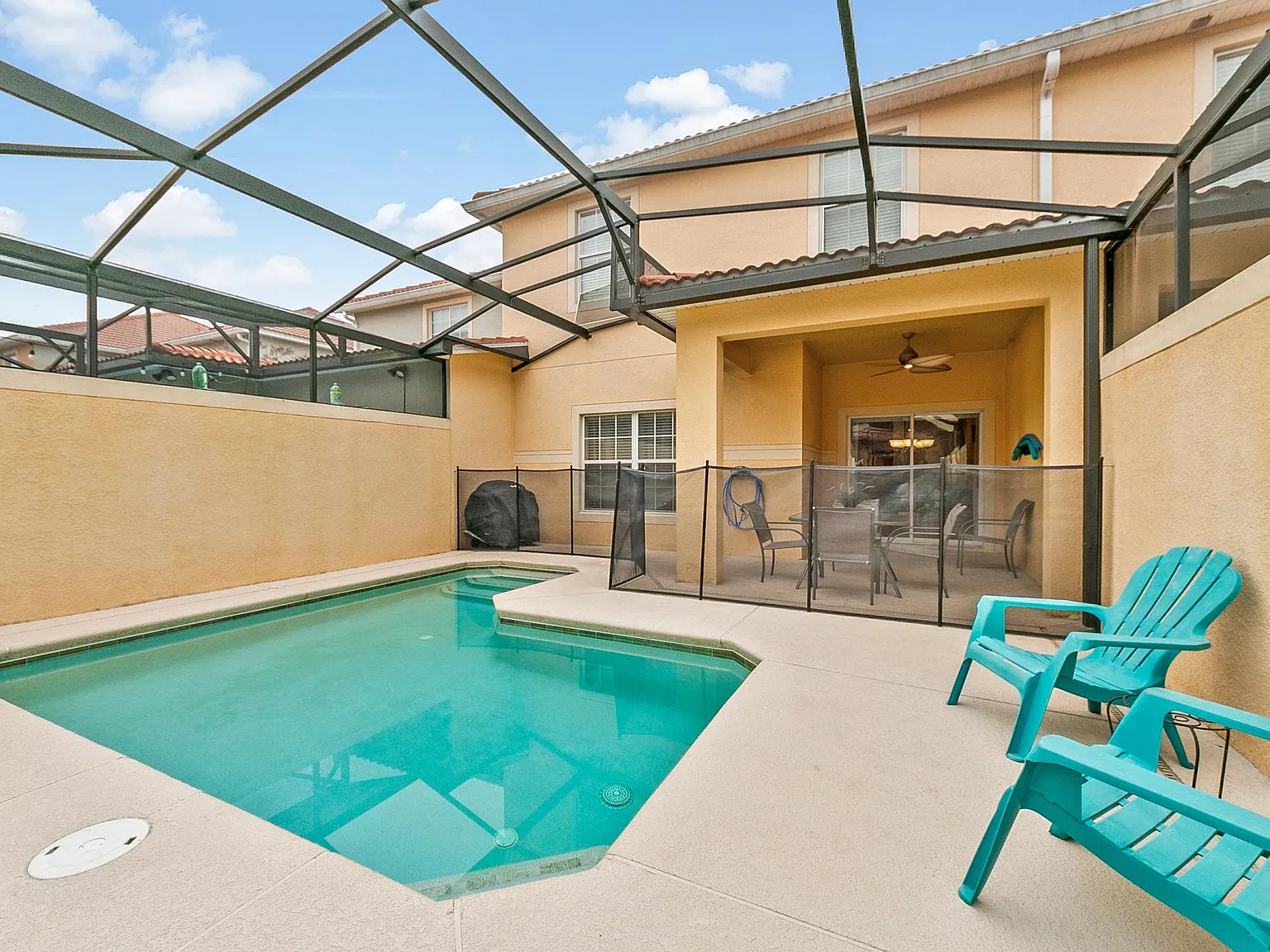 4 bed, 1902 sqft, $2,400 — Photo 1