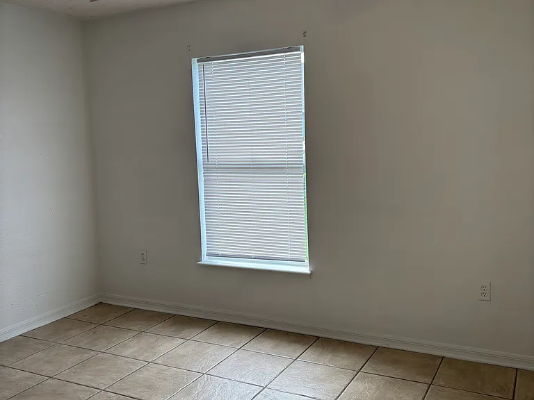 305 Cocoa Ct — Photo 17
