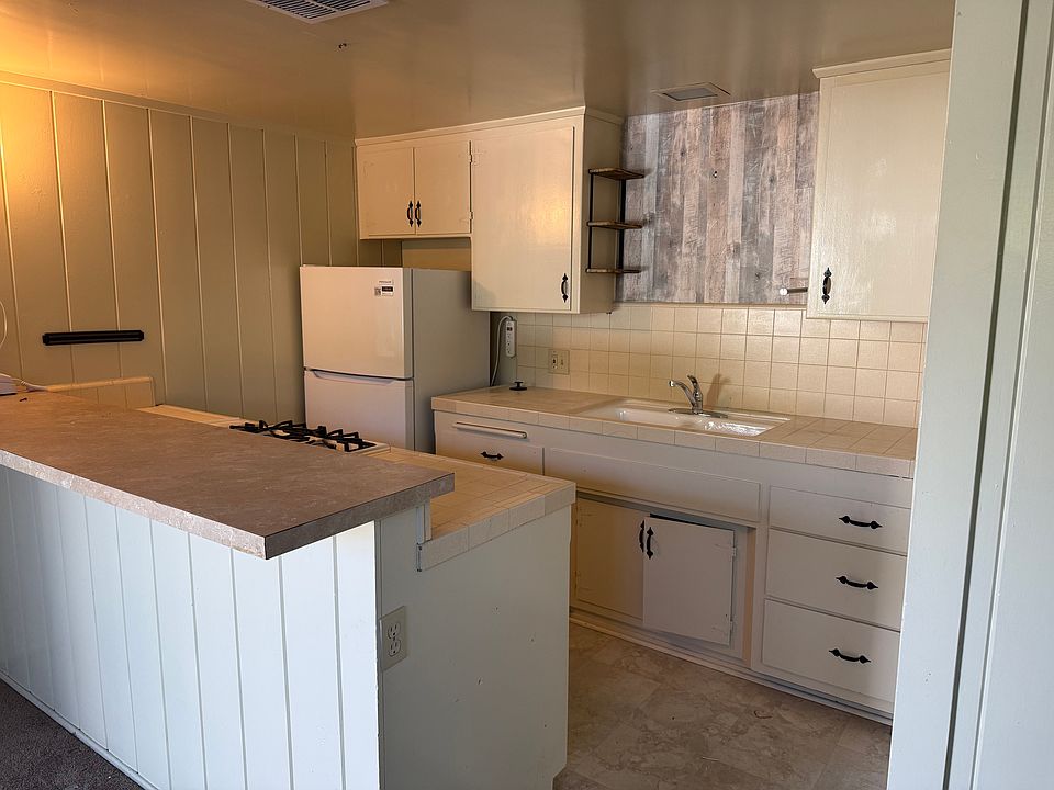 1st image of 520 W Grand Ave #A