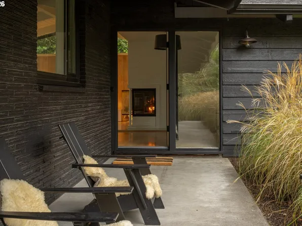 2765 SW Vista Dr, Portland, OR 97225