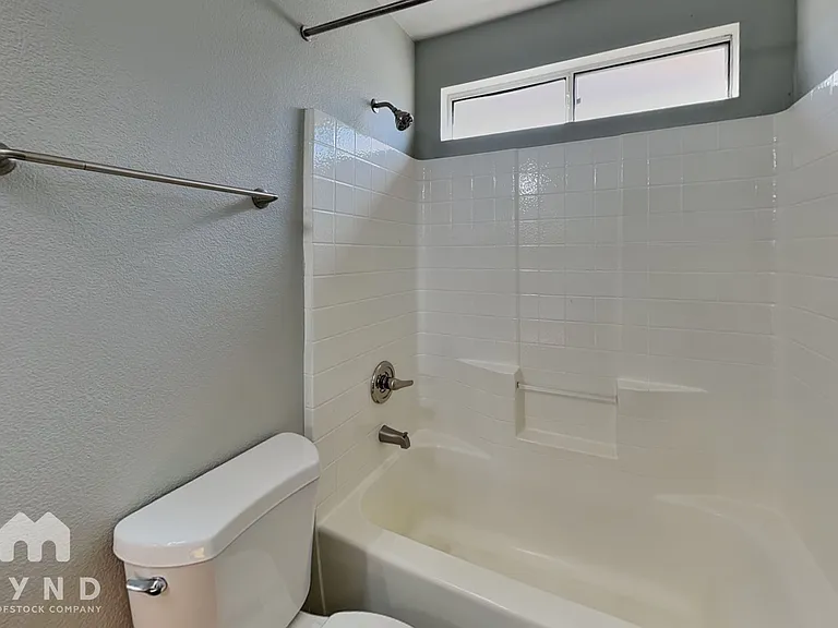 6271 Stone Hollow Ave — Photo 15