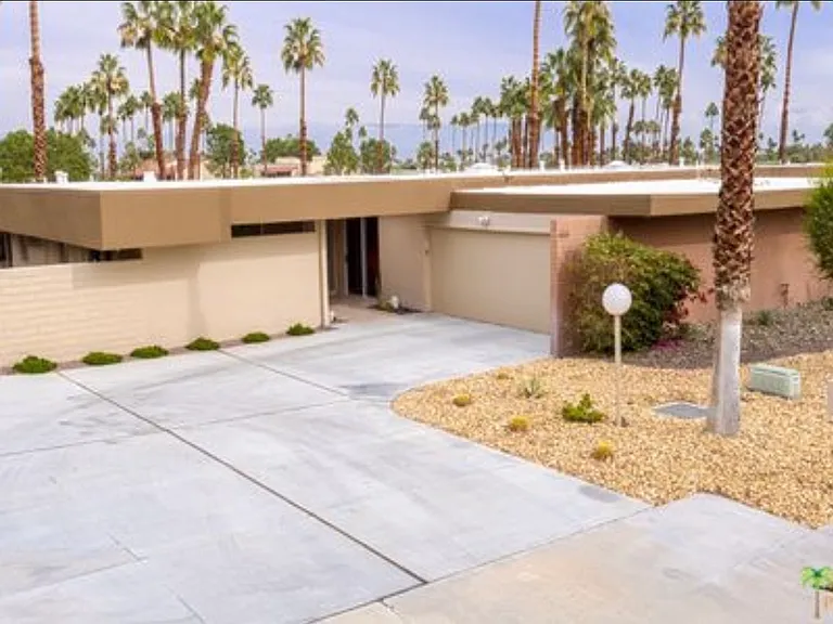 464 E San Jose Rd — Photo 27