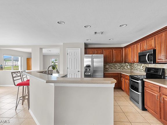 5th image of 1207 NW 27th Pl