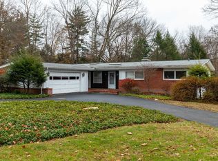 32 Walnut Hill Rd, Poughkeepsie, NY 12603