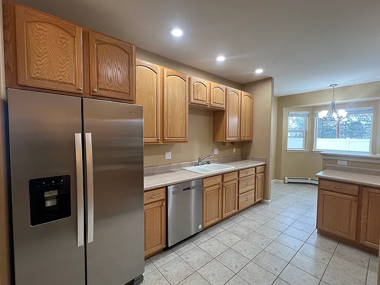 3033 Lost Creek Rd N — Photo 7
