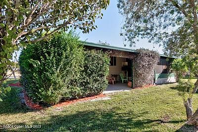 2nd image of 327 Macadamia Dr