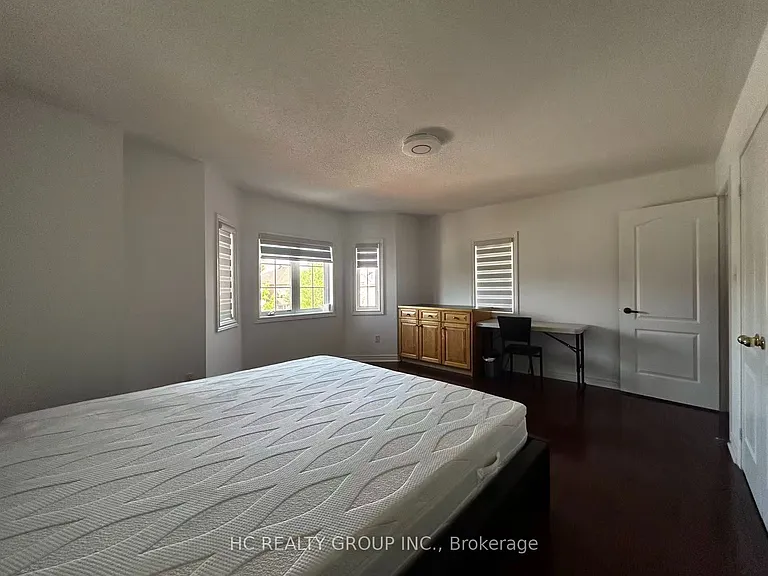 563 Highglen Ave #1 — Photo 4