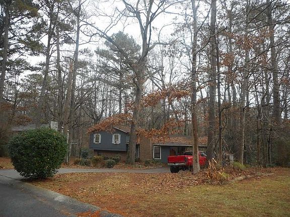 3rd image of 1586 Ember Cir