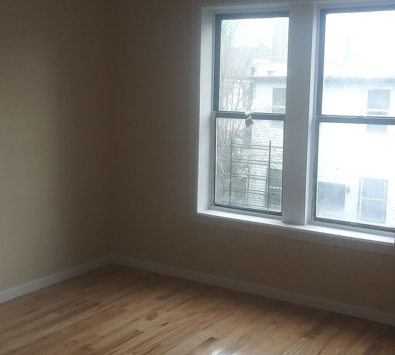 2nd image of 643 Southern Blvd #3F