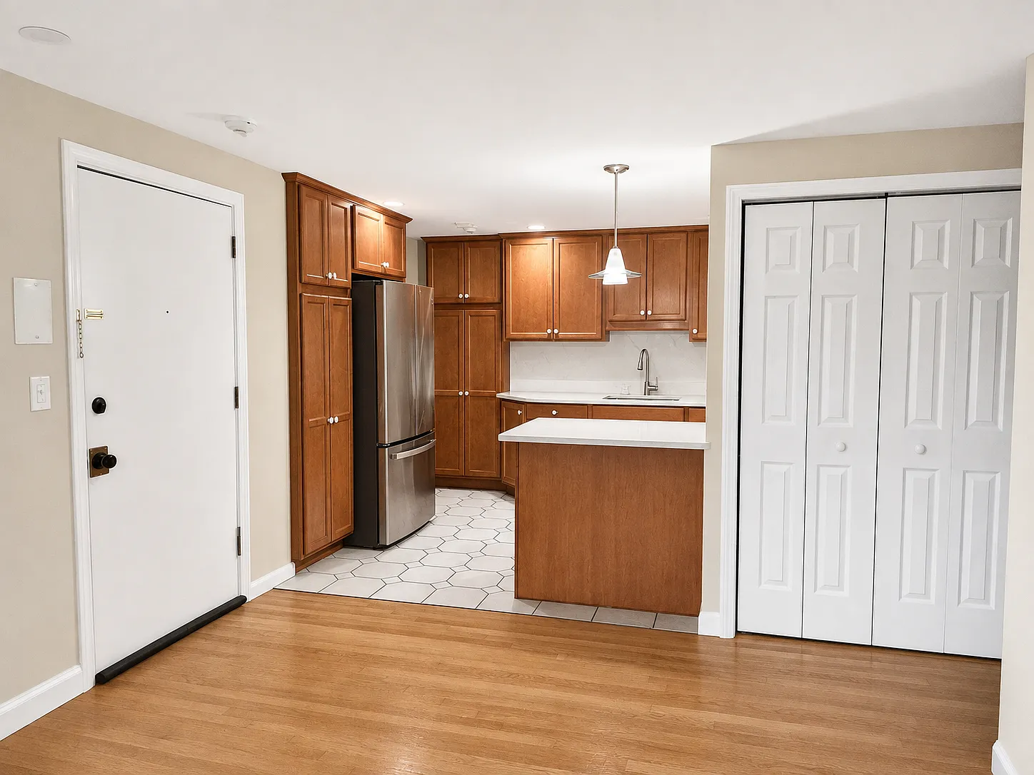 2 bed, 667 sqft, $2,300 — Photo 2