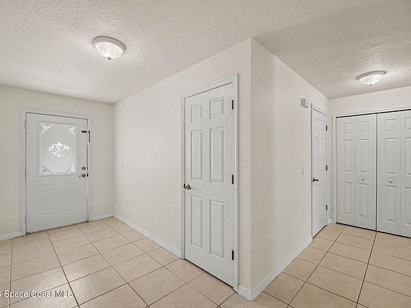 4th image of 522 Arbor Ridge Ln