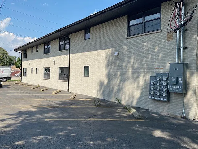 33 W Naperville Rd — Photo 17