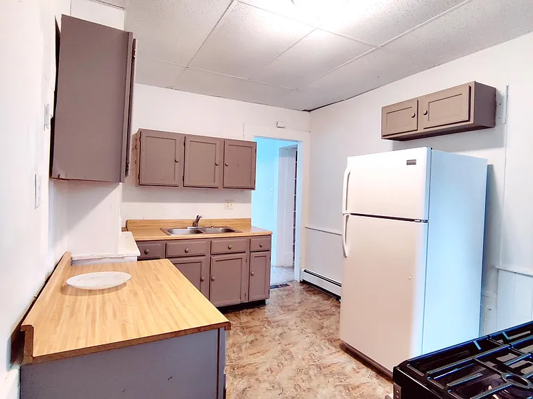 409 N Lafayette St #B — Photo 5