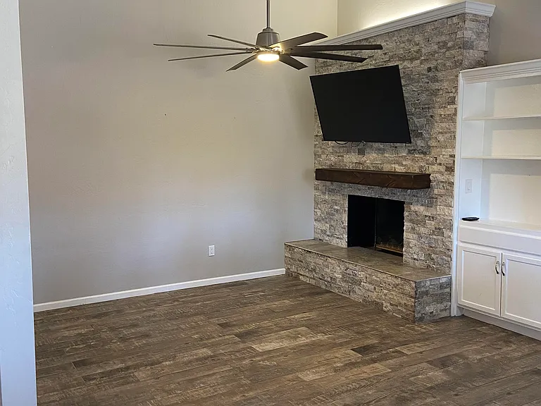102 W Loma Vista Dr #104 — Photo 10
