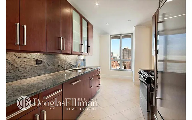 Rented by Douglas Elliman | media 26