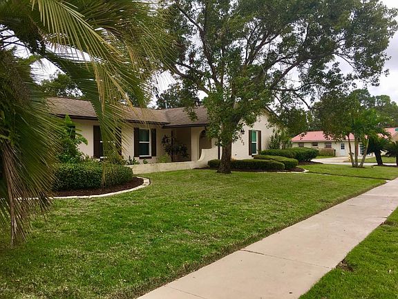 3rd image of 4005 Valley Ln