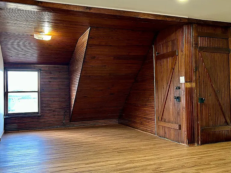 2207 Montclair St — Photo 11