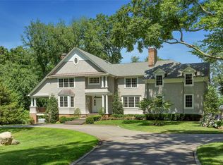 16 Fox Ln, Locust Valley, NY 11560