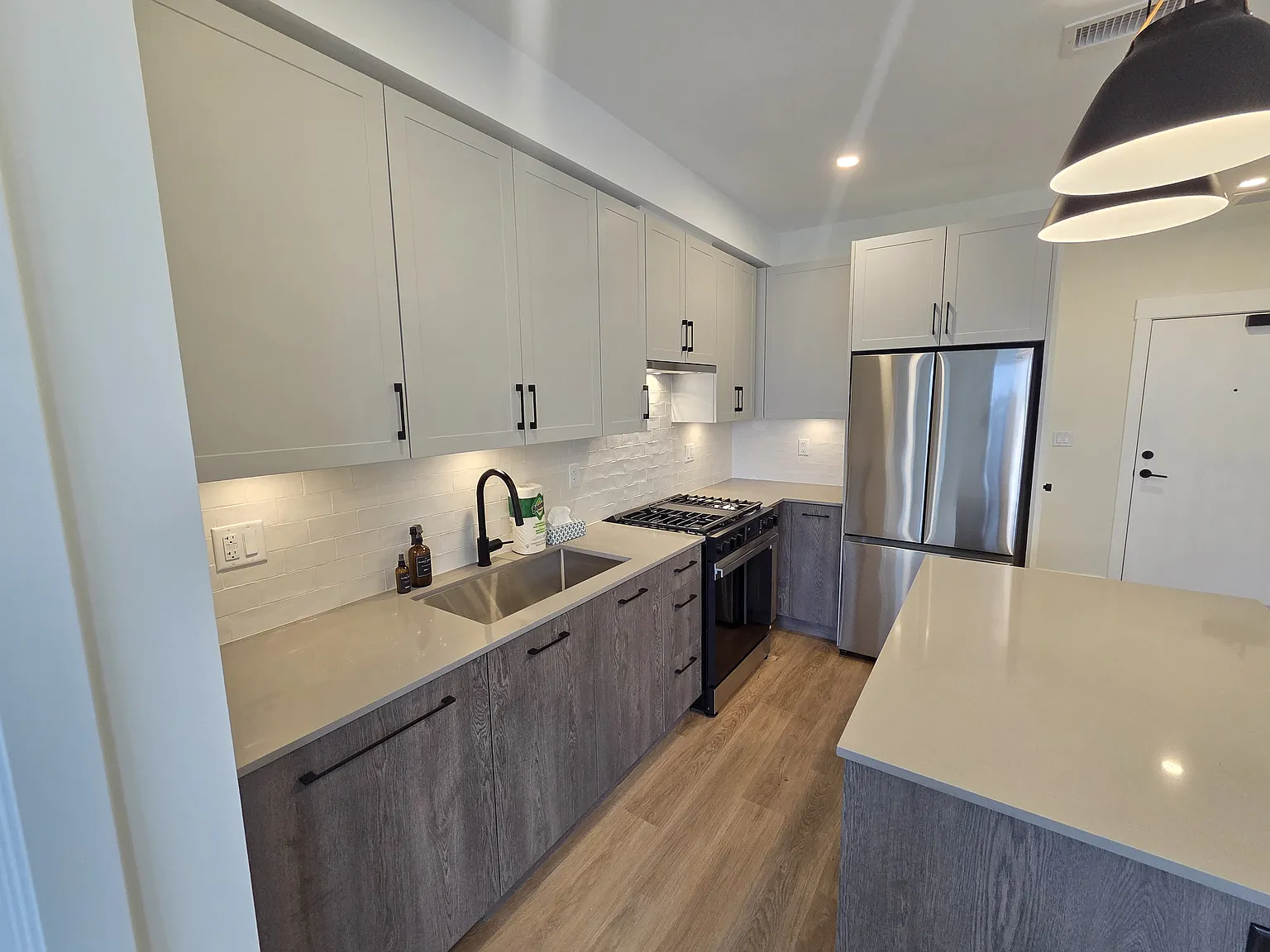 27262 Fraser Hwy #712 photo 1