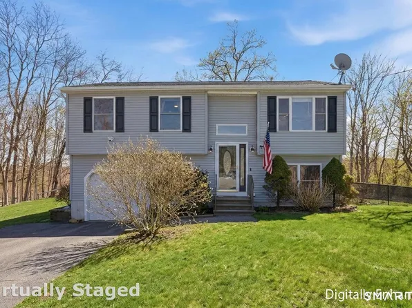 17 Vine Street, Putnam, CT 06260