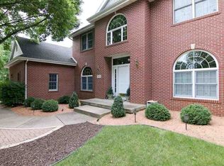 5825 Pembroke Ct, Fitchburg, WI 53711