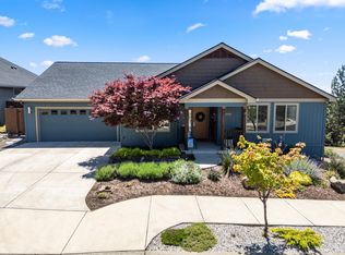 1008 Azure Way, Eagle Pt, OR 97524