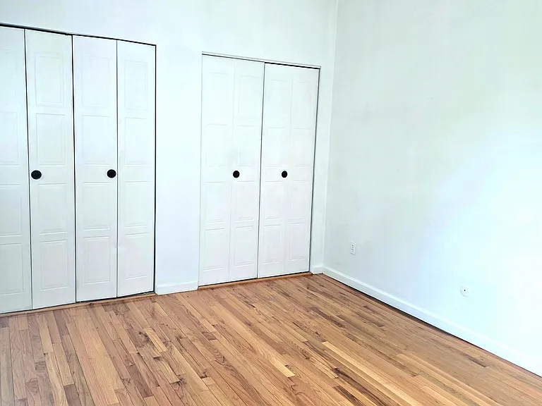 4 Grand St — Photo 16