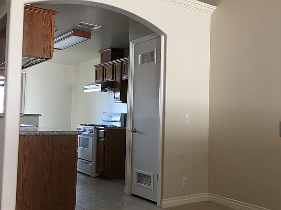 3rd image of 4031 Walnut Grove Ave APT 211