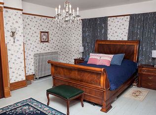 101 Livingston Dr, Hopkinton, IA 52237