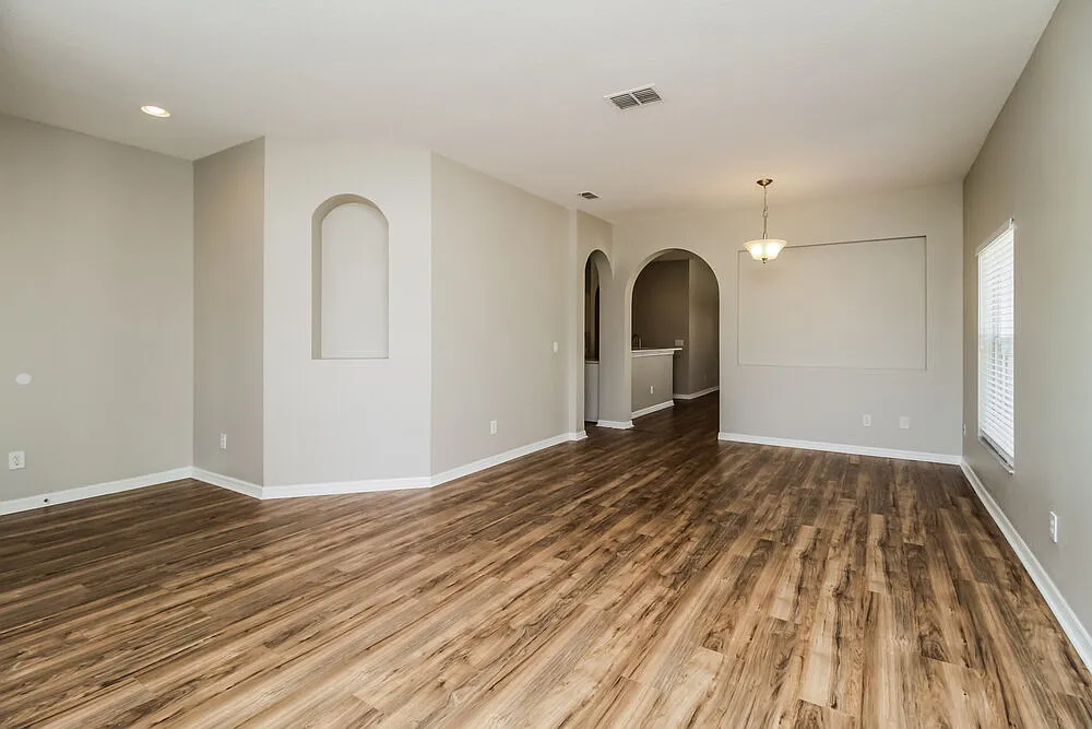 3 bed, 2.0 bath, 1931 sqft, $2,185 — Photo 4
