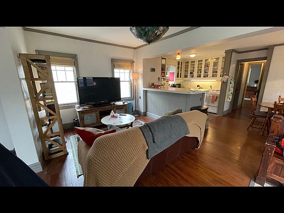 3rd image of 88 W Minnehaha Pkwy #3