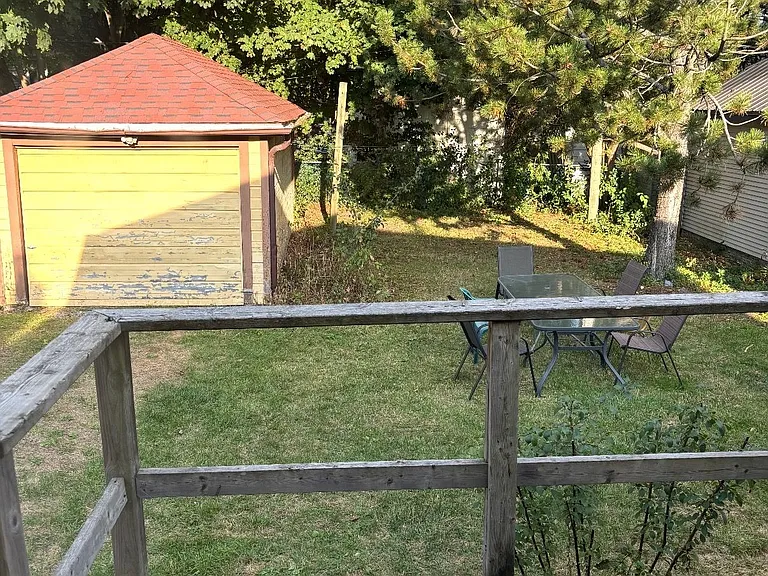 317 Victoria St — Photo 3