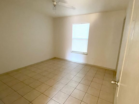 5th image of 1610 E Plum St #3