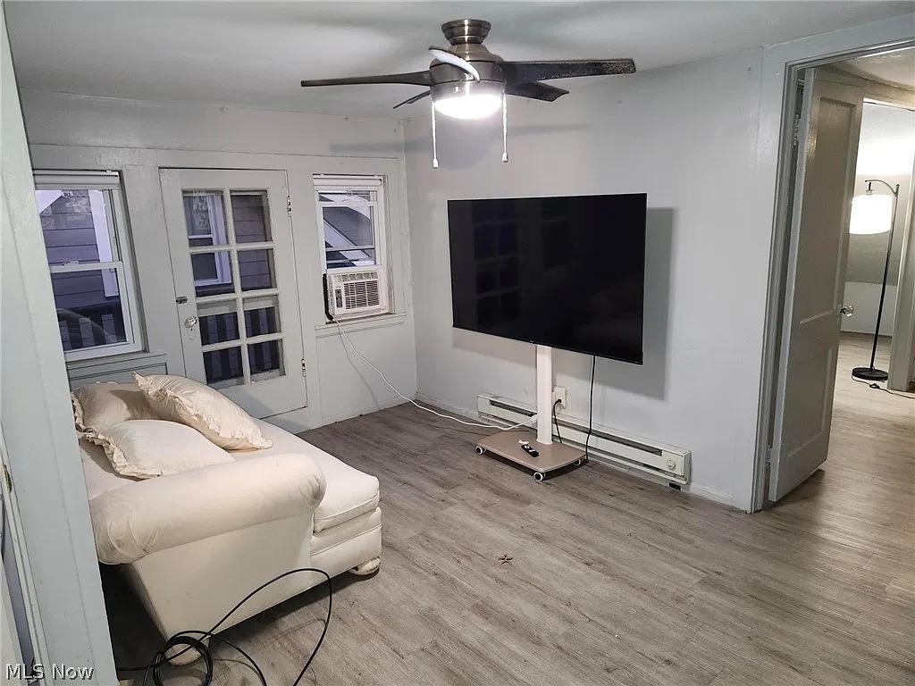 1 bed, 1.0 bath, 800 sqft, $1,025 — Photo 2