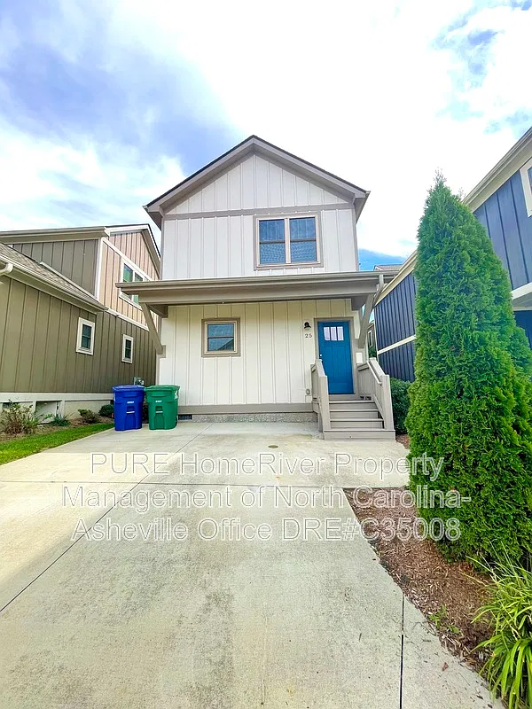 2 bed, 1.5 bath, $1,695 — Photo 1