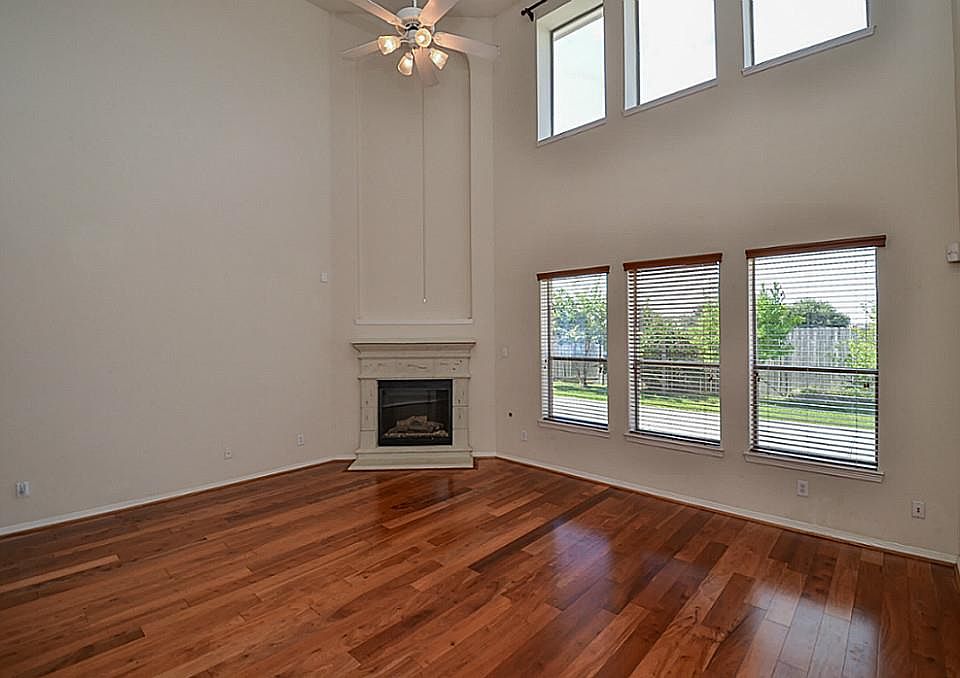 1st image of 5208 Autumn Rose Ln