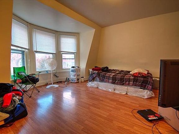 Livingroom/bedroom combo