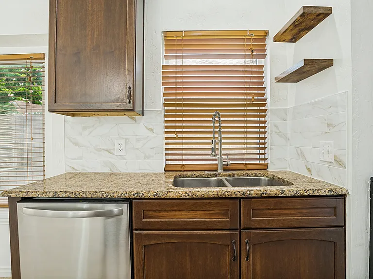 5905 Sandalwood Dr — Photo 9