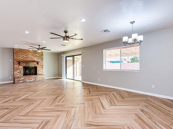 3rd image of 3345 W Belmont Ave