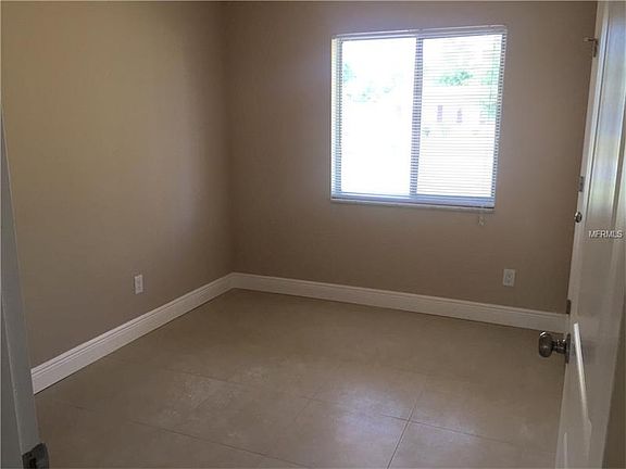 5th image of 511 W Helm Way