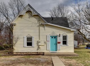 618 S Vine St, Mount Vernon, MO 65712
