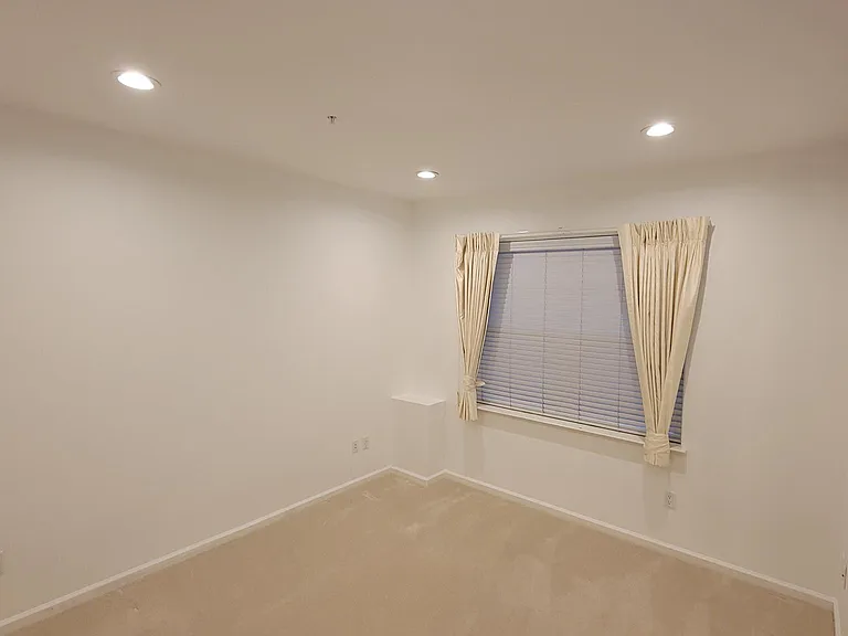 453 E Okeefe St #104 — Photo 8