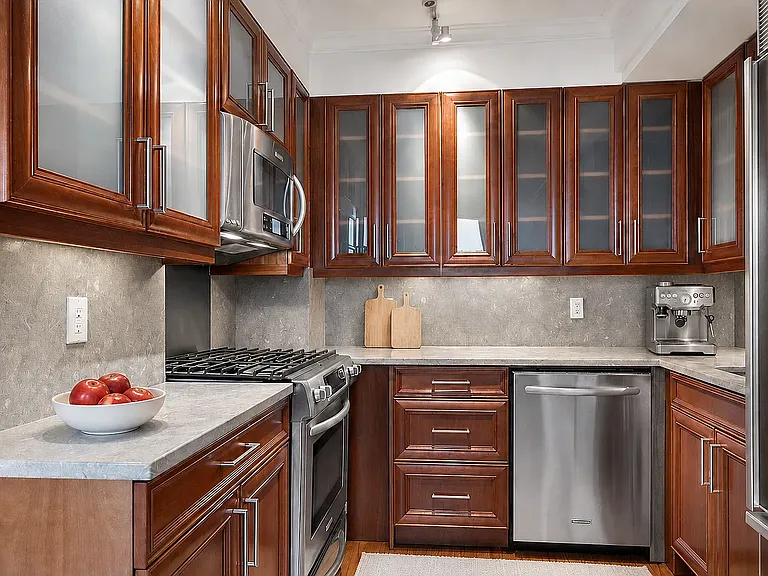 98 Riverside Dr #12B — Photo 4