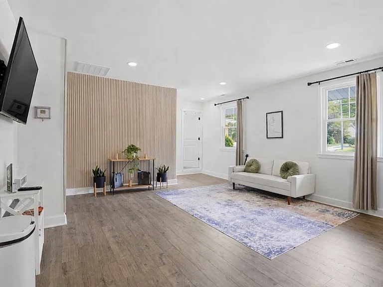 Bonus room area/ In-law suite