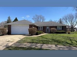 690 E Vicksburg Ct, Bourbonnais, IL 60914